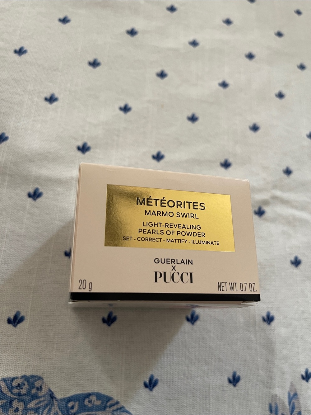 Limited edition Guerlain X Pucci Météorites Marmo Swirl Illuminating Powder - 02